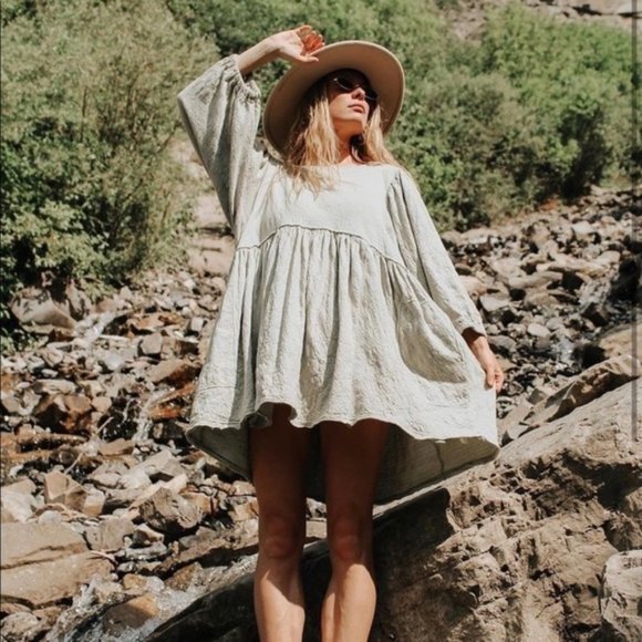 Free People Dresses & Skirts - Free People Beach Sage Green Balloon Sleeve Dress Large